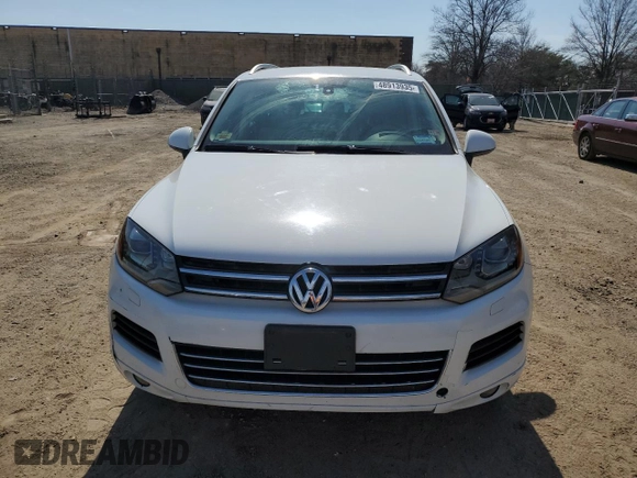 2012 Volkswagen Touareg Sport with VIN WVGEF9BP3CD011165, listed as a Copart auction lot 48913935 with 118,839 mi miles and Salvage Title. Bid and sale history available at DreamBid. Image 5.