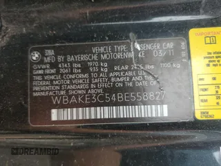 2011 BMW 3 Series 328i z VIN WBAKE3C54BE558827, wystawiony jako Copart lot #58634875 z przebiegiem 126 918 mil mil oraz Czysty tytuł • Clean title. Historia ofert i sprzedaży dostępna na DreamBid. Obrazek 12.