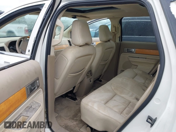 2007 Lincoln MKX with VIN 2LMDU88C27BJ13038, listed as a IAAI auction lot 42342316 with Not provided miles and . Bid and sale history available at DreamBid. Image 8.
