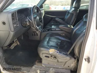 1999 Chevrolet Silverado 1500 LS with VIN 2GCEC19T8X1184568, listed as a Copart auction lot 43210875 with 223,160 mi miles and Clean Title. Bid and sale history available at carsss.com. Image 7.
