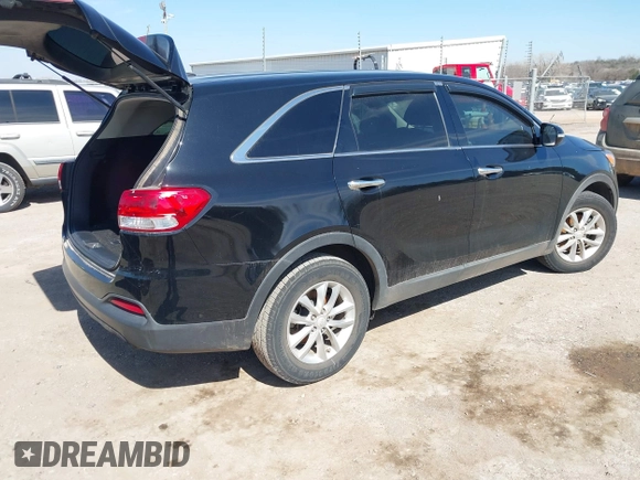 2018 Kia Sorento LX with VIN 5XYPG4A37JG431134, listed as a IAAI auction lot 41803871 with 139,818 mi miles. Bid and sale history available at carsss.com. Image 4.