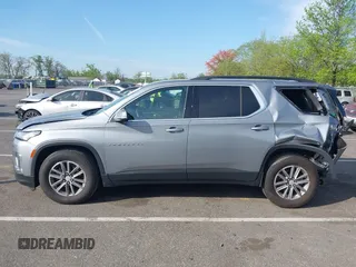 2023 Chevrolet Traverse LT Cloth z VIN 1GNEVGKW3PJ336948, wystawiony jako IAAI lot #42144619 z przebiegiem 15 580 mil mil oraz . Historia ofert i sprzedaży dostępna na DreamBid. Obrazek 14.
