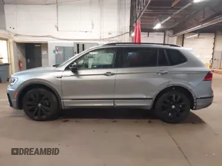 2020 Volkswagen Tiguan SE with VIN 3VV2B7AX5LM149305, listed as a IAAI auction lot 41920685 with 30,512 mi miles and . Bid and sale history available at DreamBid. Image 14.