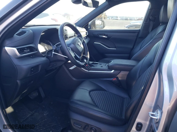 2022 Toyota Highlander XSE with VIN 5TDLZRAH9NS134702, listed as a Copart auction lot 86979134 with 28,151 mi miles and Salvage Title. Bid and sale history available at carsss.com. Image 7.
