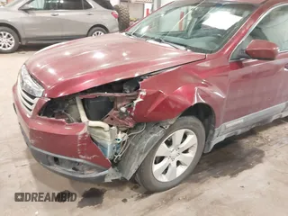 2011 Subaru Outback Premium z VIN 4S4BRBCC3B3337811, wystawiony jako IAAI lot #40992134 z przebiegiem 169 123 mil mil oraz . Historia ofert i sprzedaży dostępna na DreamBid. Obrazek 6.