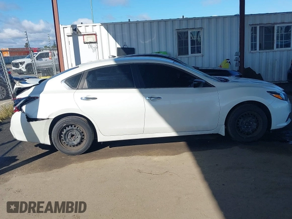 2018 Nissan Altima SR with VIN 1N4AL3AP2JC163232, listed as a IAAI auction lot 41818746 with 73,707 mi miles and . Bid and sale history available at carsss.com. Image 13.
