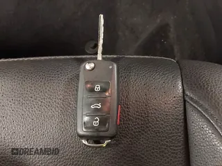2010 Volkswagen Jetta SE с VIN 3VWRZ7AJ0AM162980, выставлен на аукционе IAAI как лот 42275941 с пробегом 88 142 миль миль и . История ставок и продаж доступна на DreamBid. Изображение 11.