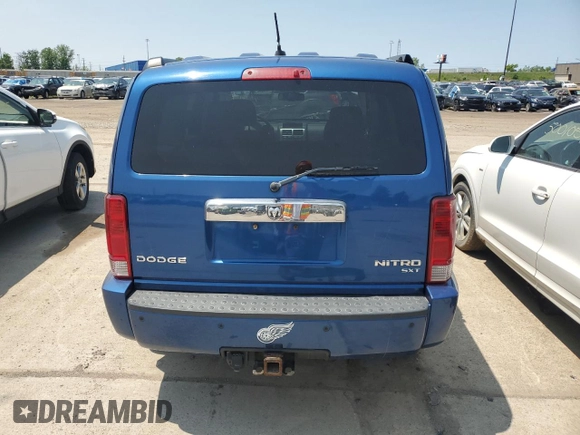 2010 Dodge Nitro SXT z VIN 1D4PU5GK4AW102426, wystawiony jako Copart lot #59491565 z przebiegiem 160 803 mil mil oraz Czysty tytuł • Clean title. Historia ofert i sprzedaży dostępna na DreamBid. Obrazek 6.