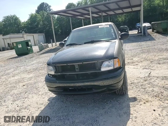 2001 Ford F-150 XL с VIN 1FTRX17L61NB04439, выставлен на аукционе Copart как лот 57389125 с пробегом Не указан миль и Списание • Salvage title. История ставок и продаж доступна на DreamBid. Изображение 13.