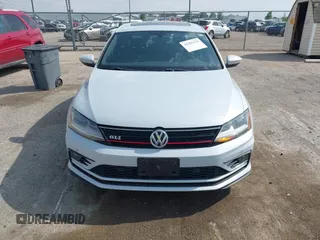 2017 Volkswagen Jetta GLI z VIN 3VW5T7AJ0HM338792, wystawiony jako IAAI lot #42285176 z przebiegiem 95 566 mil mil oraz . Historia ofert i sprzedaży dostępna na DreamBid. Obrazek 12.