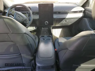 2022 Ford Mustang Mach-E Premium z VIN 3FMTK3SU2NMA55994, wystawiony jako Copart lot #78926914 z przebiegiem Nie podano mil oraz Szkoda całkowita • Salvage title. Historia ofert i sprzedaży dostępna na DreamBid. Obrazek 8.