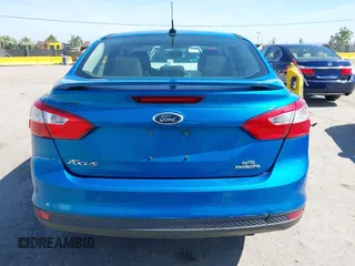 2013 Ford Focus SE z VIN 1FADP3F2XDL178239, wystawiony jako IAAI lot #42272364 z przebiegiem 108 773 mil mil oraz . Historia ofert i sprzedaży dostępna na DreamBid. Obrazek 16.