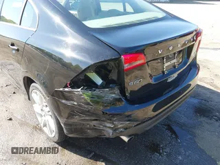 2012 Volvo S60 T6 with VIN YV1902FH4C2112612, listed as a IAAI auction lot 41972206 with 109,210 mi miles. Bid and sale history available at carsss.com. Image 6.