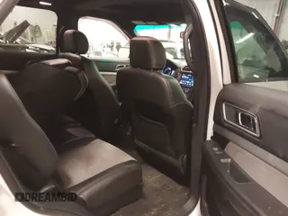 2017 Ford Explorer XLT z VIN 1FM5K8D83HGA30672, wystawiony jako IAAI lot #42209007 z przebiegiem 82 988 mil mil oraz . Historia ofert i sprzedaży dostępna na DreamBid. Obrazek 8.