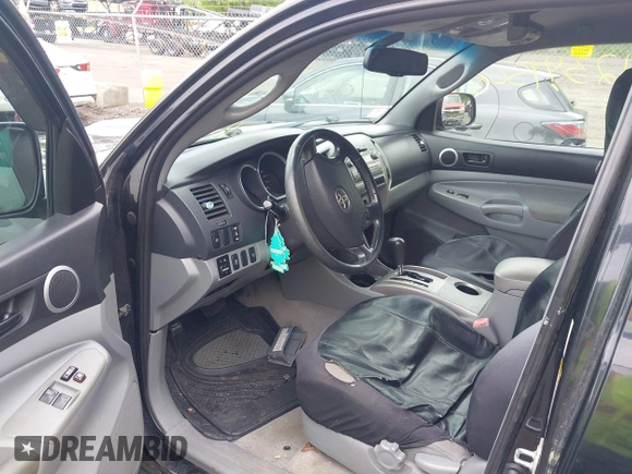 2009 Toyota Tacoma z VIN 5TEUU42N29Z595971, wystawiony jako IAAI lot #42341508 z przebiegiem 146 814 mil mil oraz . Historia ofert i sprzedaży dostępna na DreamBid. Obrazek 5.