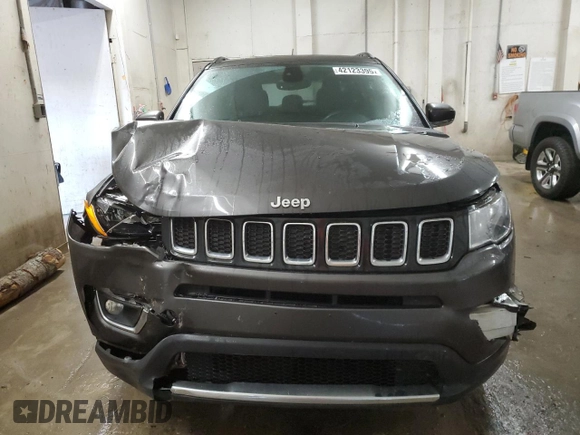 2018 Jeep Compass Limited with VIN 3C4NJCCBXJT318911, listed as a Copart auction lot 42123395 with 139,024 mi miles and Salvage Title. Bid and sale history available at carsss.com. Image 5.