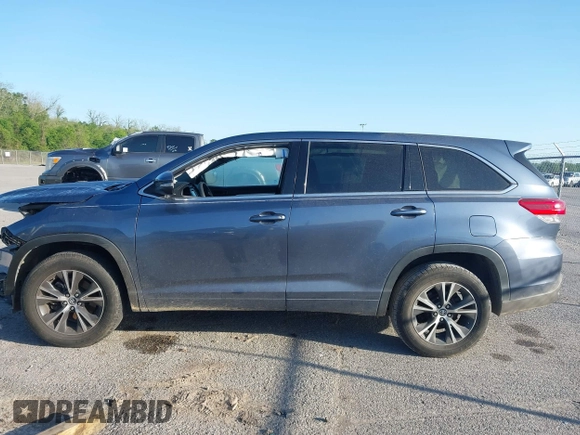 2018 Toyota Highlander LE with VIN 5TDZZRFHXJS239522, listed as a IAAI auction lot 41998608 with 98,478 mi miles and . Bid and sale history available at DreamBid. Image 14.