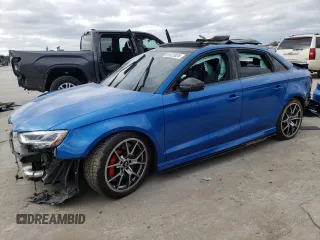 2017 Audi RS 3 z VIN WUABWGFF0H1900451, wystawiony jako Copart lot #81423624 z przebiegiem Nie podano mil oraz Szkoda całkowita • Salvage title. Historia ofert i sprzedaży dostępna na DreamBid. Obrazek 1.