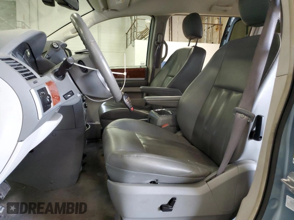 2009 Chrysler Town & Country Touring with VIN 2A8HR54X69R603995, listed as a Copart auction lot 49672995 with 199,440 mi miles and Non Repairable. Bid and sale history available at DreamBid. Image 7.
