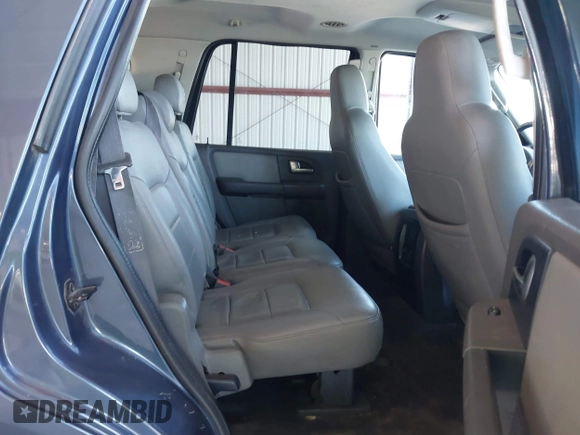 2003 Ford Expedition Special Service with VIN 1FMFU16L53LC22957, listed as a IAAI auction lot 41880554 with 330,265 mi miles. Bid and sale history available at carsss.com. Image 8.