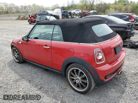 2013 MINI Convertible S с VIN WMWZP3C59DT706087, выставлен на аукционе Copart как лот 54504375 с пробегом 100 550 миль миль и Списание • Salvage title. История ставок и продаж доступна на DreamBid. Изображение 2.