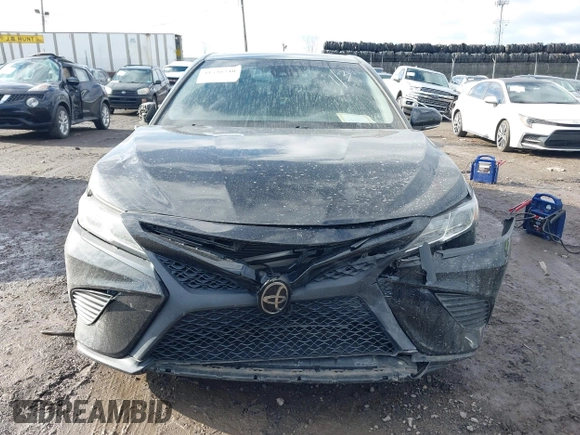 2018 Toyota Camry LE z VIN 4T1B11HK5JU649736, wystawiony jako IAAI lot #41536240 z przebiegiem 20 330 mil mil oraz . Historia ofert i sprzedaży dostępna na DreamBid. Obrazek 11.