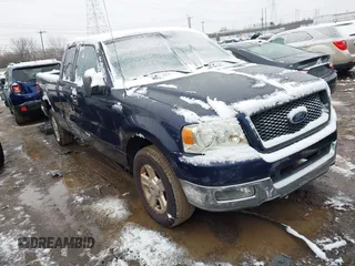 2004 Ford F-150 STX with VIN 1FTRX12W44NA84522, listed as a IAAI auction lot 41571717 with 283,200 mi miles. Bid and sale history available at carsss.com. Image 1.