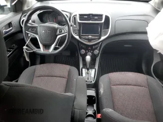 2018 Chevrolet Sonic LT z VIN 1G1JD6SB8J4112882, wystawiony jako Copart lot #50329714 z przebiegiem 92 192 mil mil oraz Szkoda całkowita • Salvage title. Historia ofert i sprzedaży dostępna na DreamBid. Obrazek 8.