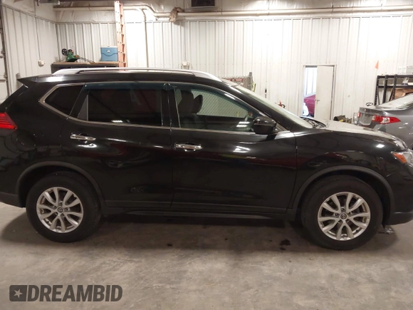 2017 Nissan Rogue S z VIN KNMAT2MV5HP575713, wystawiony jako IAAI lot #42241396 z przebiegiem 176 102 mil mil oraz . Historia ofert i sprzedaży dostępna na DreamBid. Obrazek 13.