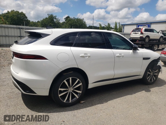 2024 Jaguar F-Pace R-Dynamic S z VIN SADCT2EX5RA722985, wystawiony jako Copart lot #69051054 z przebiegiem 6 691 mil mil oraz Szkoda całkowita • Salvage title. Historia ofert i sprzedaży dostępna na DreamBid. Obrazek 3.