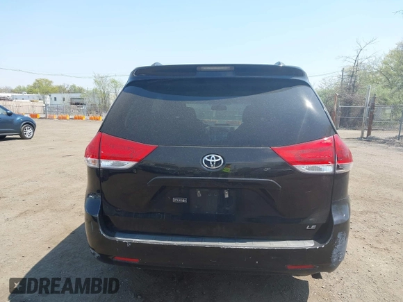 2011 Toyota Sienna LE AAS with VIN 5TDKK3DC4BS173688, listed as a IAAI auction lot 42106211 with 282,301 mi miles. Bid and sale history available at carsss.com. Image 16.