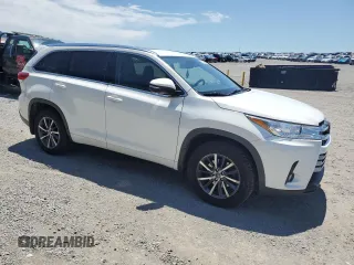 2017 Toyota Highlander XLE with VIN 5TDJZRFH2HS514016, listed as a Copart auction lot 57293565 with 125,738 mi miles and Salvage title. Bid and sale history available at DreamBid. Image 4.