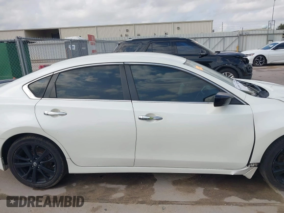 2017 Nissan Altima SV z VIN 1N4AL3AP3HC476185, wystawiony jako IAAI lot #40580202 z przebiegiem 118 710 mil mil oraz . Historia ofert i sprzedaży dostępna na DreamBid. Obrazek 13.