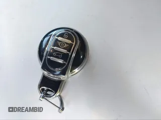 2016 MINI Clubman z VIN WMWLN5C51G2E30234, wystawiony jako IAAI lot #41408299 z przebiegiem 81 895 mil mil oraz . Historia ofert i sprzedaży dostępna na DreamBid. Obrazek 11.
