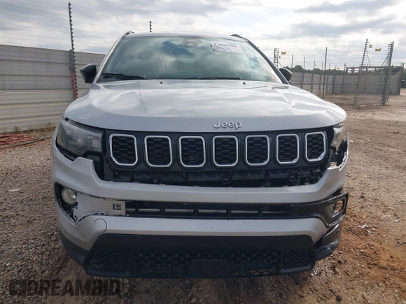 2024 Jeep Compass Latitude with VIN 3C4NJDBN9RT118616, listed as a IAAI auction lot 42030101 with 34,073 mi miles. Bid and sale history available at carsss.com. Image 12.