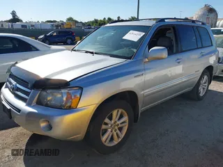 2006 Toyota Highlander with VIN JTEDW21A460015561, listed as a IAAI auction lot 42864235 with 202,859 mi miles and . Bid and sale history available at DreamBid. Image 2.