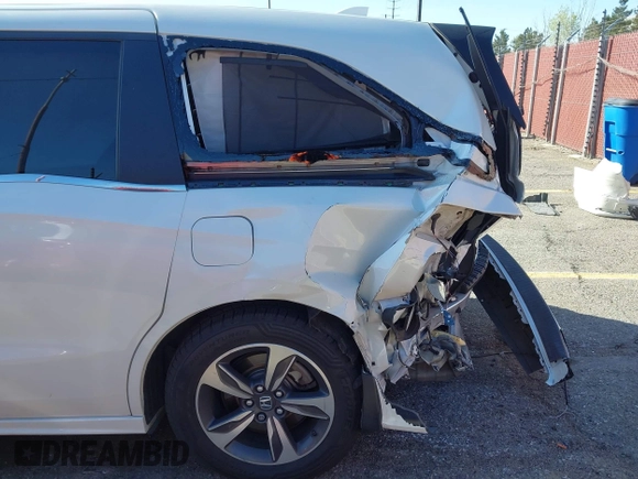 2018 Honda Odyssey Touring with VIN 5FNRL6H8XJB019122, listed as a IAAI auction lot 41820212 with 144,014 mi miles. Bid and sale history available at carsss.com. Image 19.