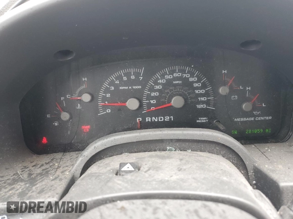 2004 Ford Expedition Special Service with VIN 1FMFU16L04LB41687, listed as a Copart auction lot 49304785 with 201,059 mi miles and Salvage title. Bid and sale history available at DreamBid. Image 9.