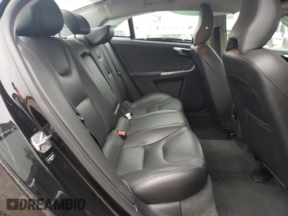 2018 Volvo S60 Inscription z VIN LYV402HK8JB166323, wystawiony jako Copart lot #76267414 z przebiegiem 145 427 mil mil oraz Szkoda całkowita • Salvage title. Historia ofert i sprzedaży dostępna na DreamBid. Obrazek 10.