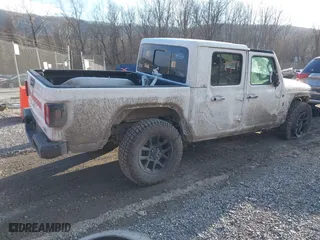 2023 Jeep Gladiator Overland with VIN 1C6HJTFG4PL514441, listed as a IAAI auction lot 41416018 with 56,478 mi miles. Bid and sale history available at carsss.com. Image 4.
