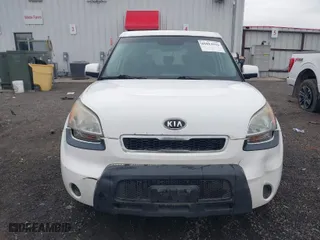 2010 Kia Soul + with VIN KNDJT2A29A7140838, listed as a IAAI auction lot 41012536 with 146,559 mi miles. Bid and sale history available at carsss.com. Image 12.