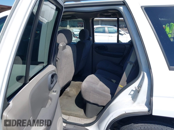 2004 Chevrolet TrailBlazer LT with VIN 1GNDS13S342361478, listed as a IAAI auction lot 42094261 with 298,130 mi miles and . Bid and sale history available at DreamBid. Image 8.