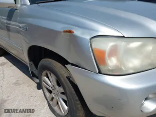 2006 Toyota Highlander Hybrid with VIN JTEEW21A060022737, listed as a IAAI auction lot 41967706 with 194,334 mi miles. Bid and sale history available at carsss.com. Image 13.