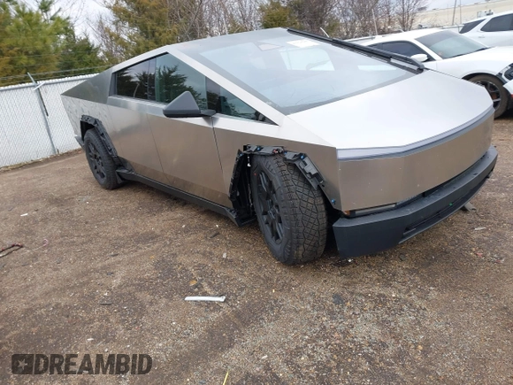 2024 Tesla Cybertruck z VIN 7G2CEHED6RA042416, wystawiony jako IAAI lot #41324245 z przebiegiem 332 mil mil oraz . Historia ofert i sprzedaży dostępna na DreamBid. Obrazek 1.