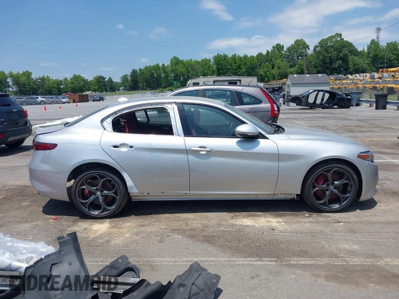2019 Alfa Romeo Giulia Ti z VIN ZARFANBN6K7609476, wystawiony jako IAAI lot #42343594 z przebiegiem 28 848 mil mil oraz . Historia ofert i sprzedaży dostępna na DreamBid. Obrazek 14.