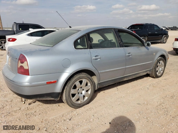 2001 Volkswagen Passat GLX with VIN WVWRH63B21P130371, listed as a Copart auction lot 78907784 with 328,221 mi miles and Clean Title. Bid and sale history available at carsss.com. Image 3.