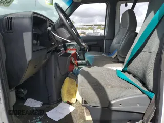 1995 Ford Econoline Wagon XL z VIN 1FBJS31H0SHB49053, wystawiony jako Copart lot #44952525 z przebiegiem Nie podano mil oraz Szkoda całkowita • Salvage title. Historia ofert i sprzedaży dostępna na DreamBid. Obrazek 7.