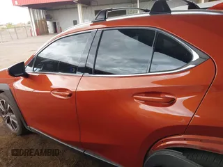 2019 Lexus UX 200 z VIN JTHY3JBH9K2005464, wystawiony jako IAAI lot #42196158 z przebiegiem 50 910 mil mil oraz . Historia ofert i sprzedaży dostępna na DreamBid. Obrazek 15.