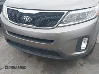 2015 Kia Sorento LX with VIN 5XYKTCA69FG572045, listed as a IAAI auction lot 41960132 with 152,400 mi miles. Bid and sale history available at carsss.com. Image 6.