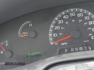 2002 Ford F-150 XL z VIN 1FTRX18W82NA64374, wystawiony jako IAAI lot #41812500 z przebiegiem 254 146 mil mil oraz . Historia ofert i sprzedaży dostępna na DreamBid. Obrazek 7.
